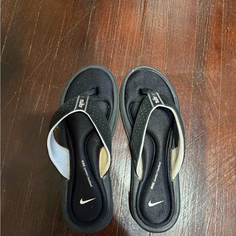 Nike flip flops